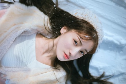 宋茜晒素颜自拍曝光 未入选韩国最美女星排行榜