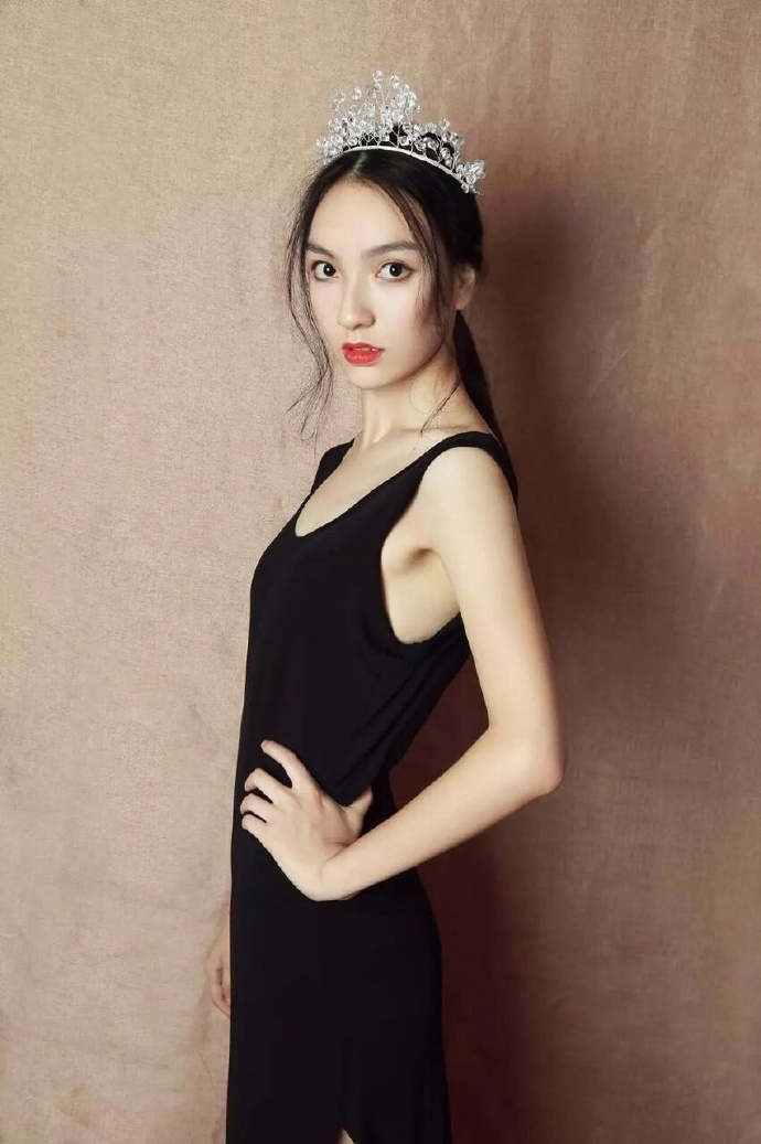 90后童颜巨乳 诱惑人身材不错