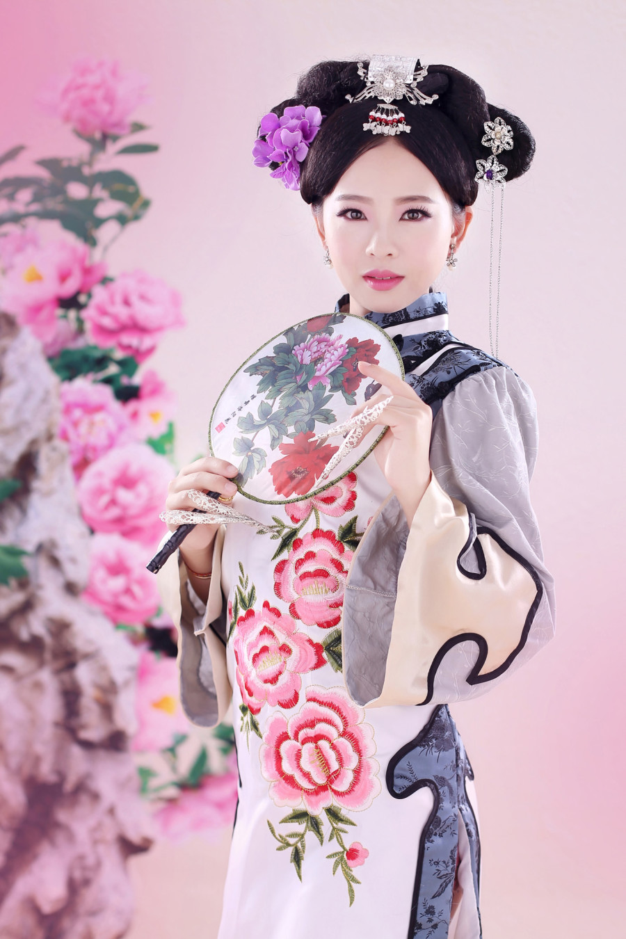 值得珍藏！中国人体彩绘秀图片性感旗袍美女人体彩绘艺术图