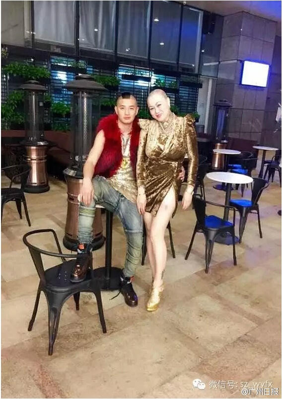 深圳时装周惊现光头透视装女王是谁 光头巨乳美女引爆时尚圈
