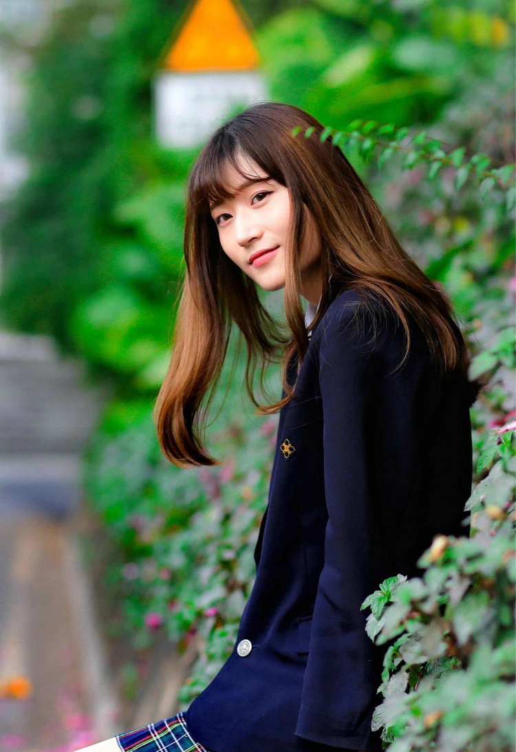 日本清纯美女胸前春光乍泄 97蜜桃日本风俗媚娘诱惑人体艺木图片