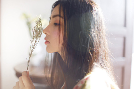 极品诱惑冷艳美女紧身皮衣丝袜美腿大尺度性感人体大胆勾人眼球写真图片(一)