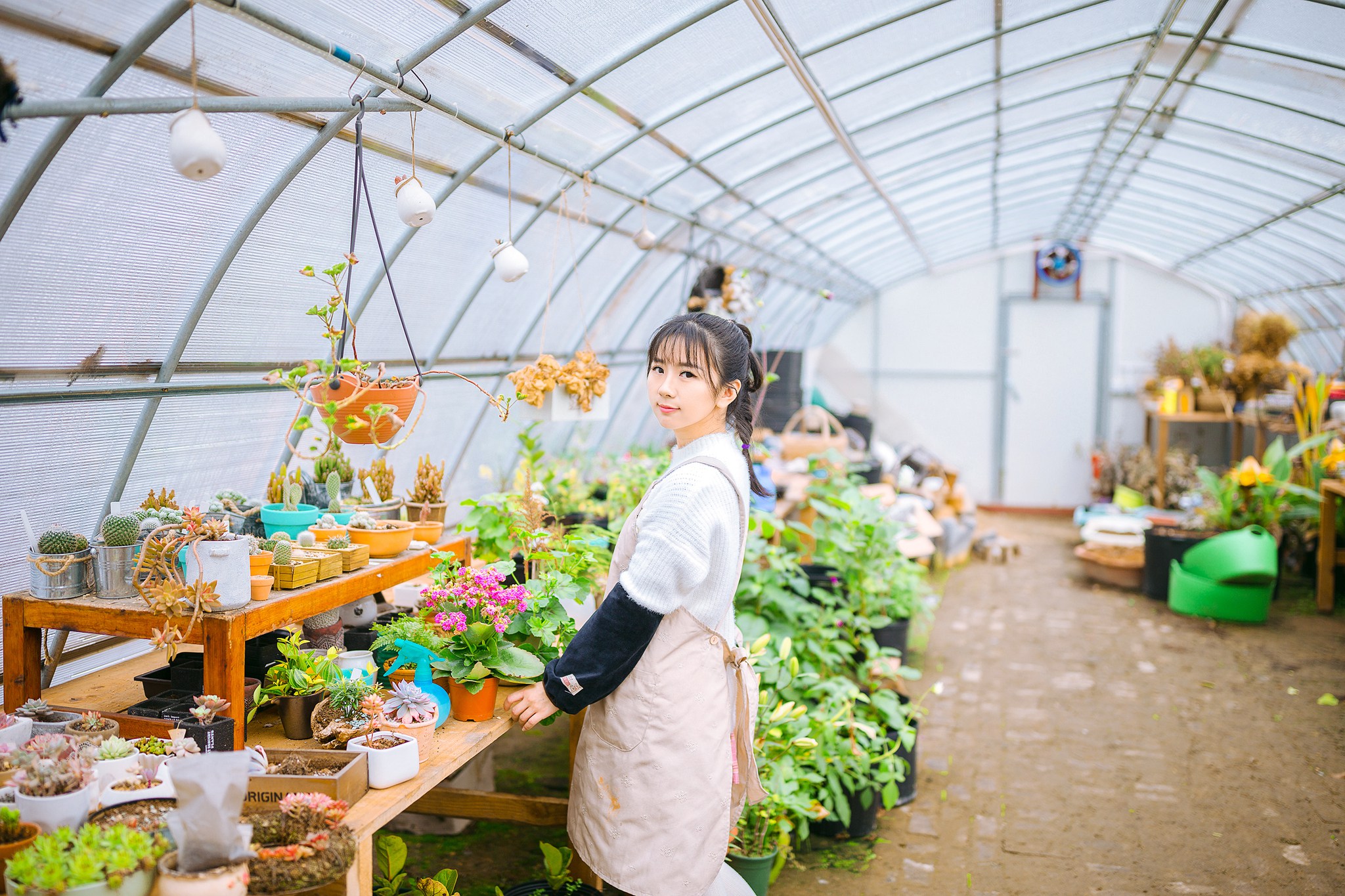 高贵女神的稻草情节性感模特优优人体艺术写真图片