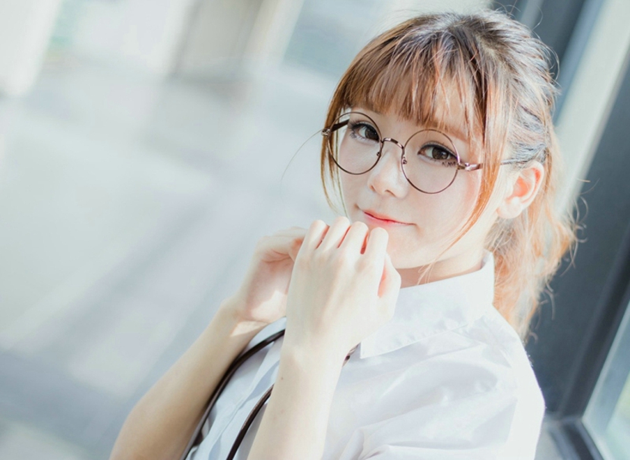 网络红人乳神苏夏美女无码高清图片