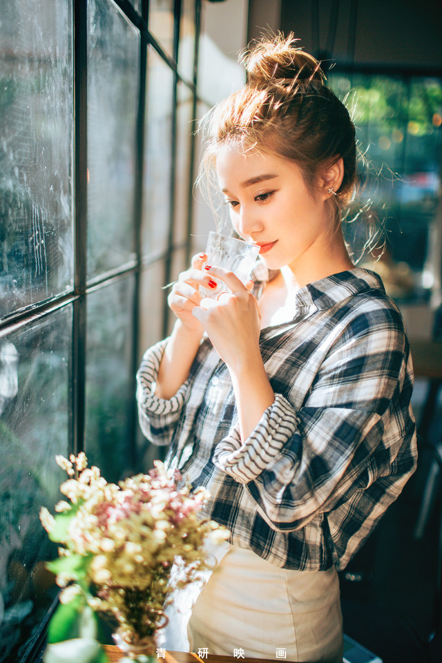 吉林女教师被同学誉为最美生物老师美女图片合集