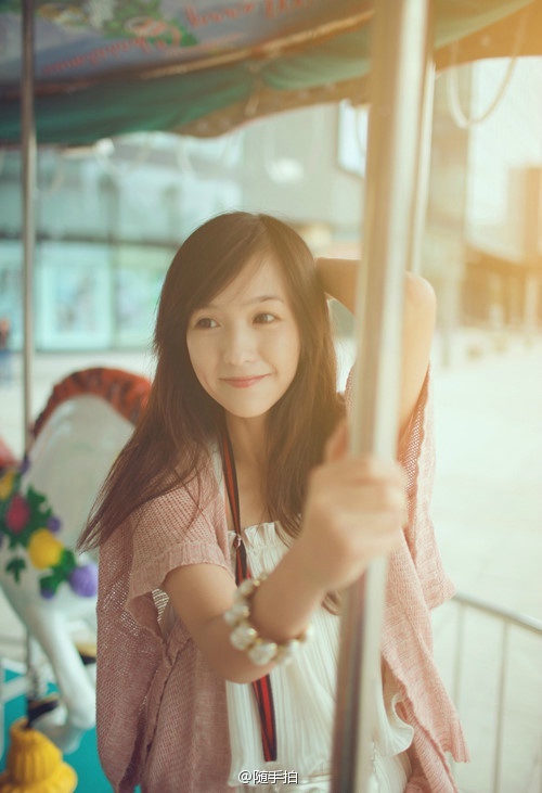 随手拍圆脸美女