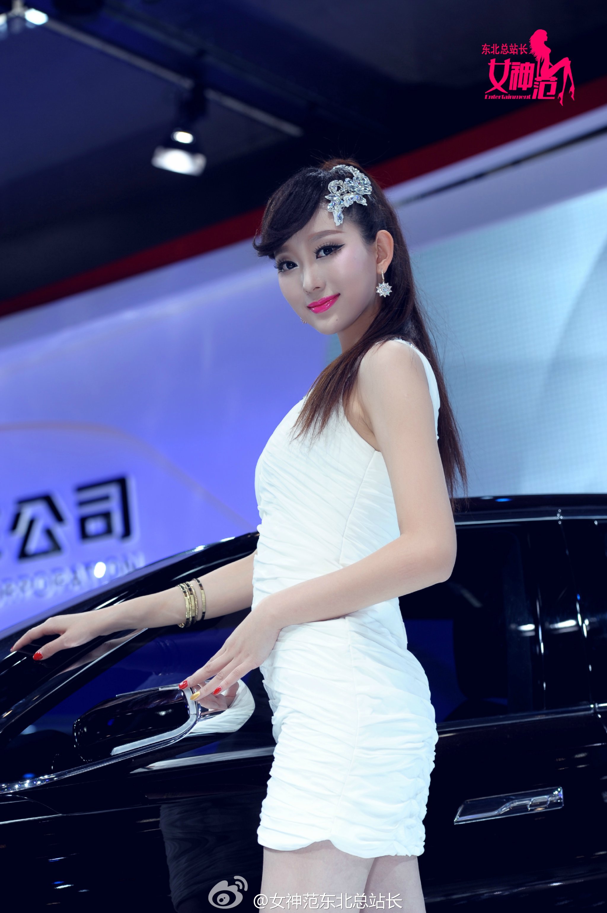2014北京车展东风集团展台瓷娃娃美女模特小霖