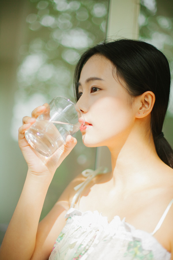 日系爆乳美女教师 教室里面脱衣大尺度