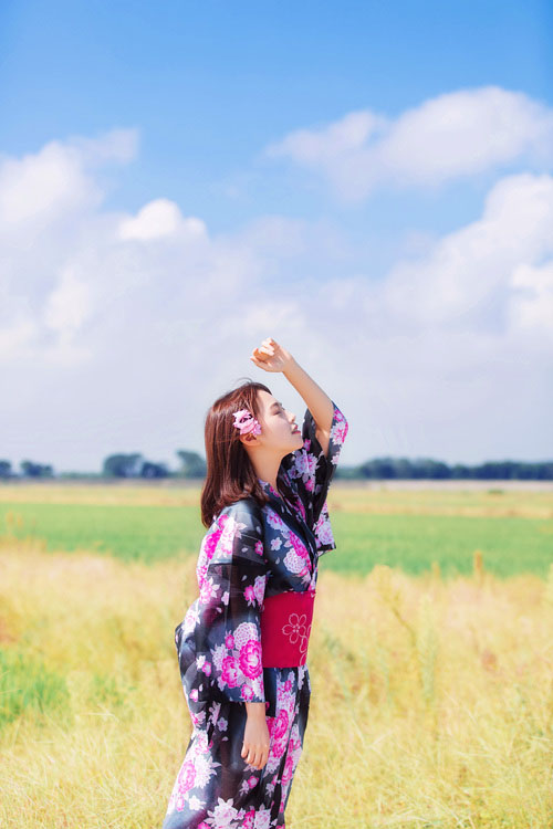 俏皮女神甜美温馨闺房  清纯诱惑MM