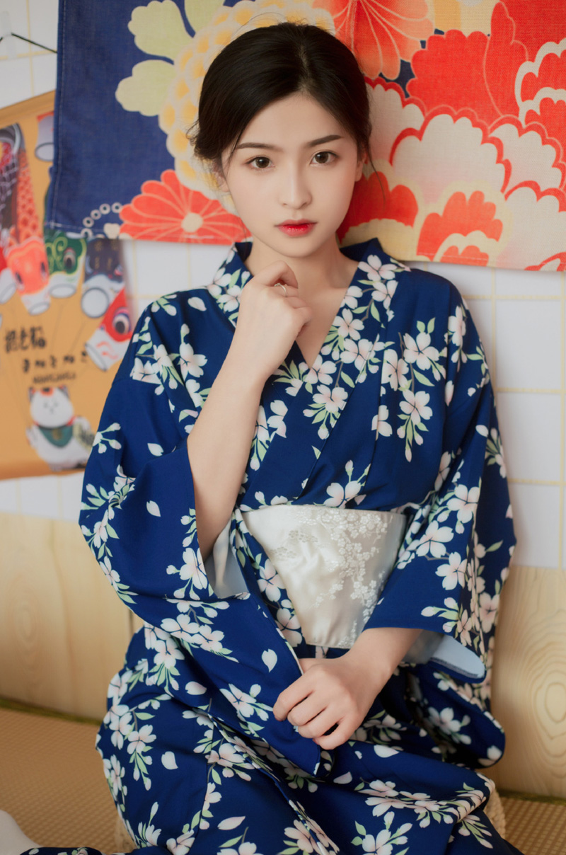 白嫩美女清新诱人和服写真图片