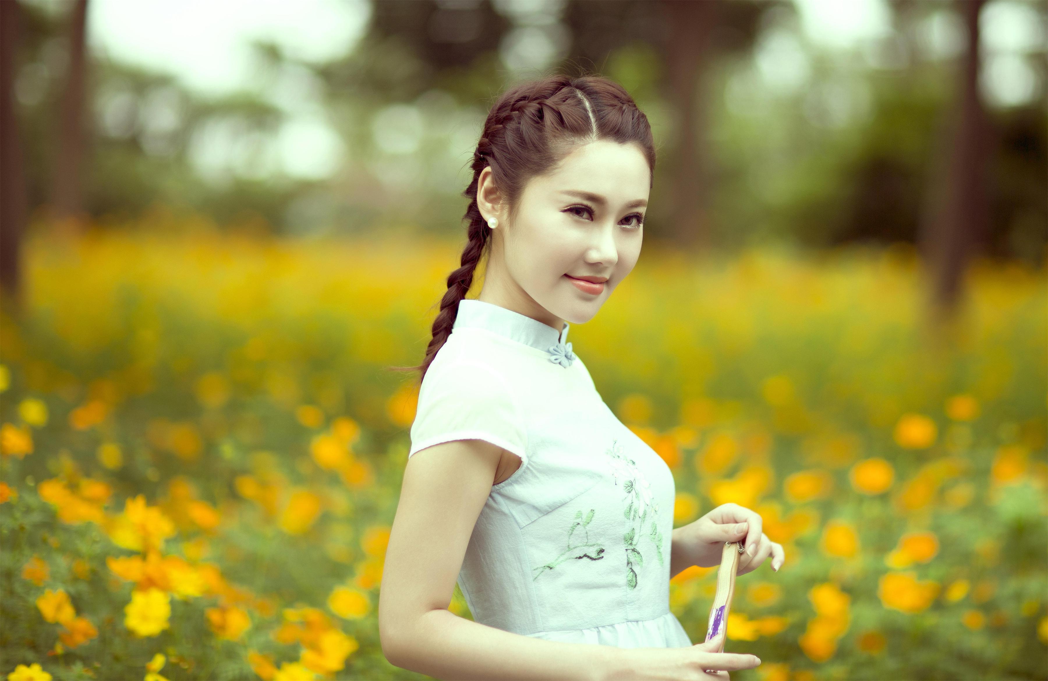 最新丽柜美束高清片英子写真 丽柜英子美束高清图片