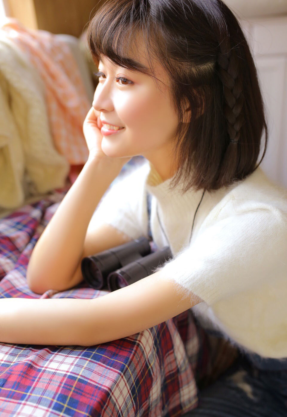 青涩女孩深情挑逗运动型男